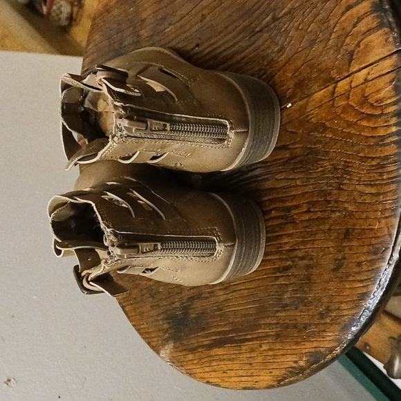 EUC Tan Girls Booties - Picture 4 of 5